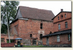 Chomętowo - ruina budynku w miejscu zamku